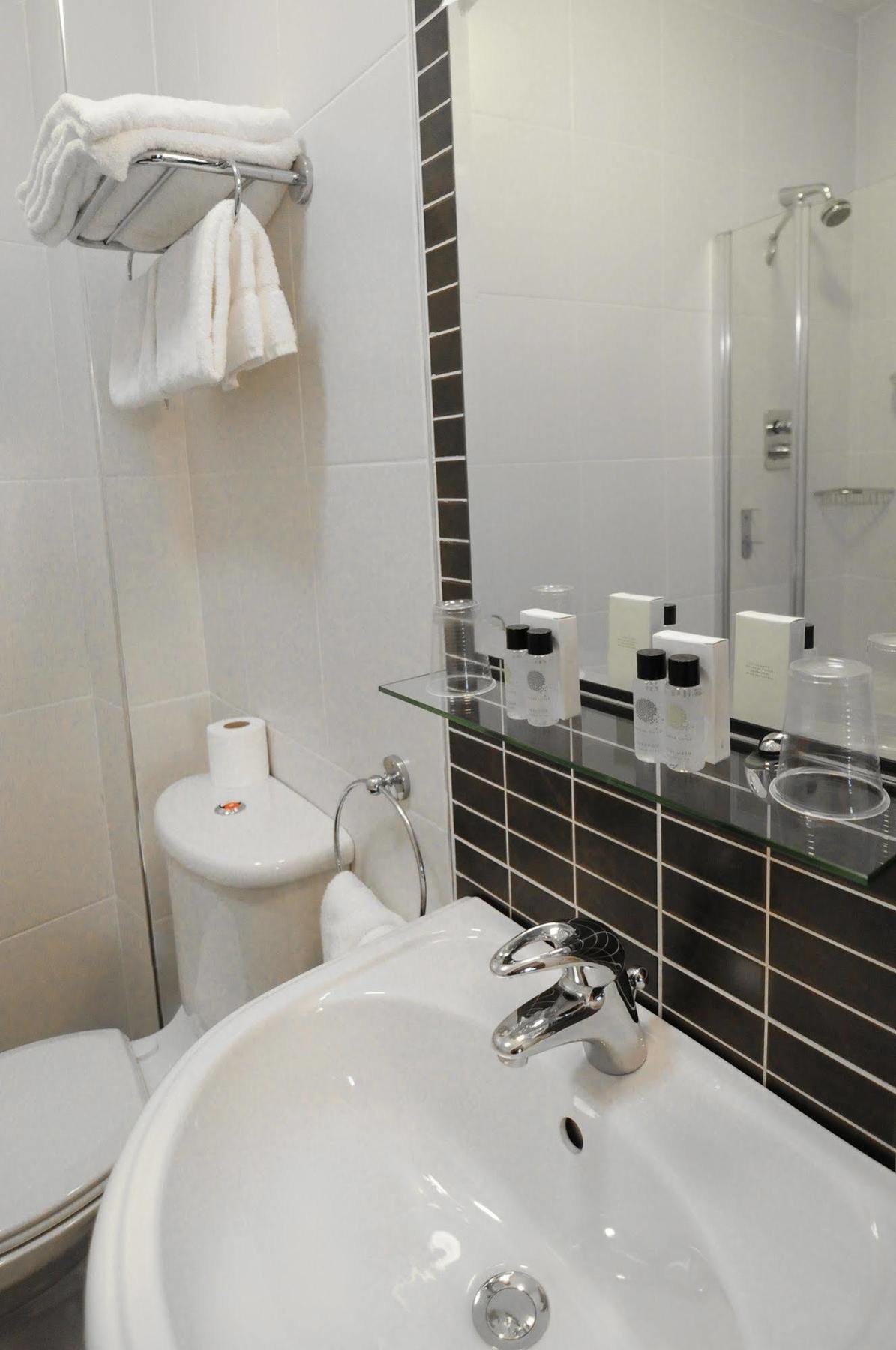 The Coach House Hotel Oranmore Ngoại thất bức ảnh