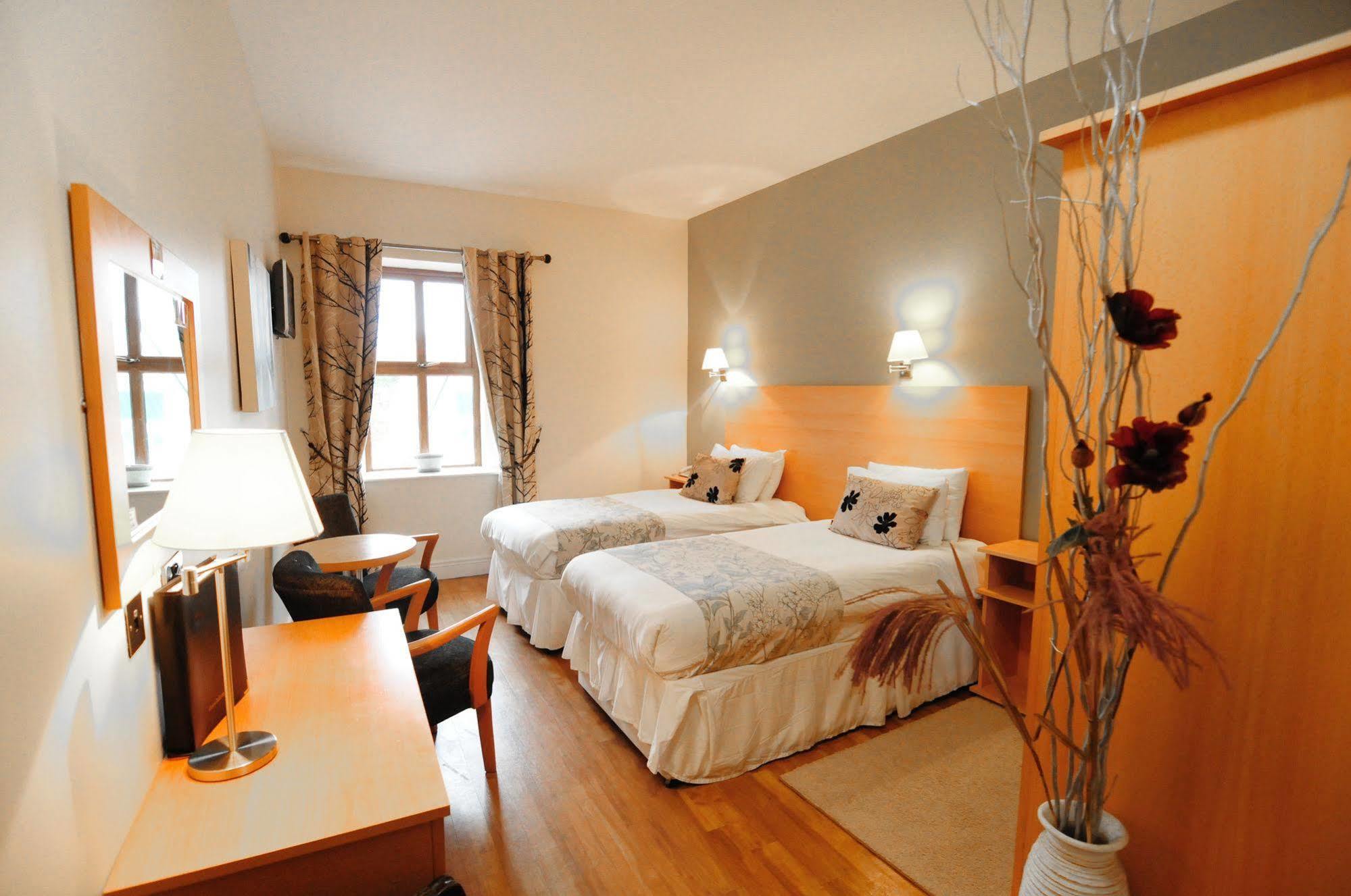 The Coach House Hotel Oranmore Ngoại thất bức ảnh